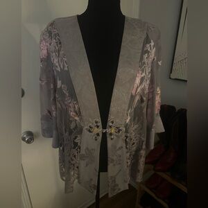 Violet Kay Gray Floral Kimono